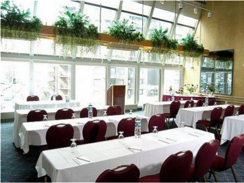 Holiday Inn Montreal Midtown Dış mekan fotoğraf