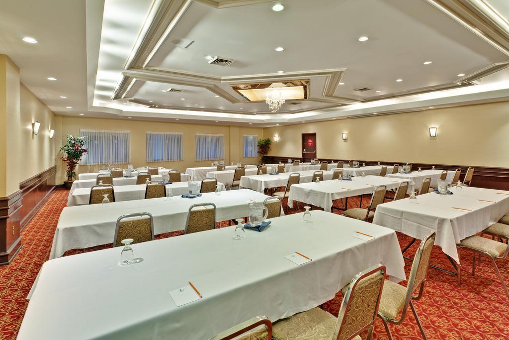 Holiday Inn Montreal Midtown Dış mekan fotoğraf