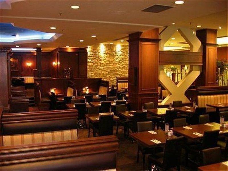 Holiday Inn Montreal Midtown Restoran fotoğraf